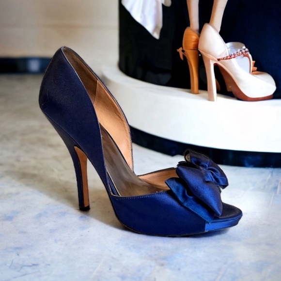 BADGLEY MISCHKA royal blue silk/satin beautiful bow Size 10. - Picture 4 of 17